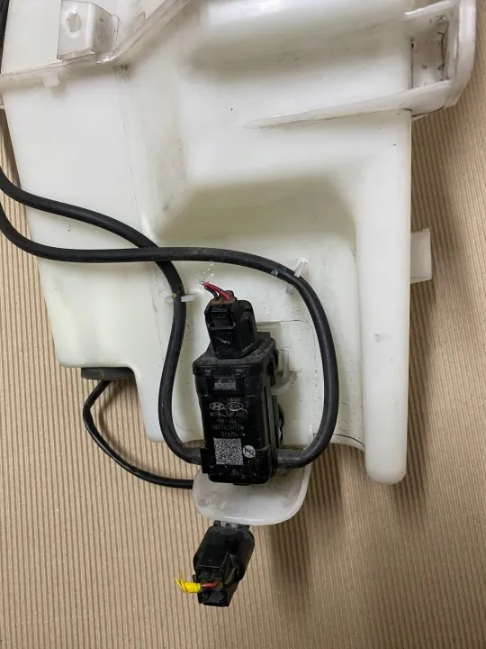 Spolarvätsketank OEM 98610-D7000 för Hyundai Tucson III image 5