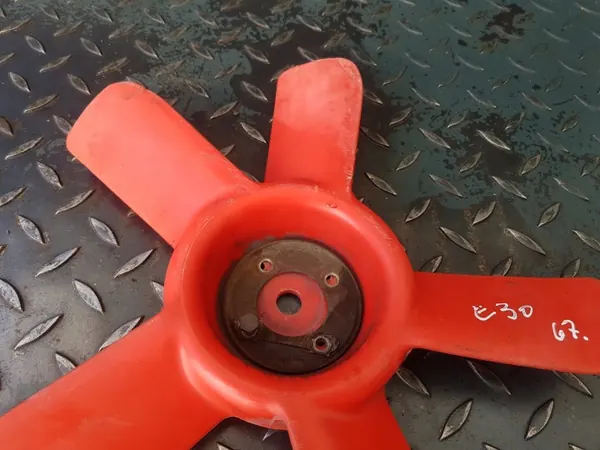 Ventilateur Pompe à Eau 360mm OEM 1 257 039 BMW M10 image 4