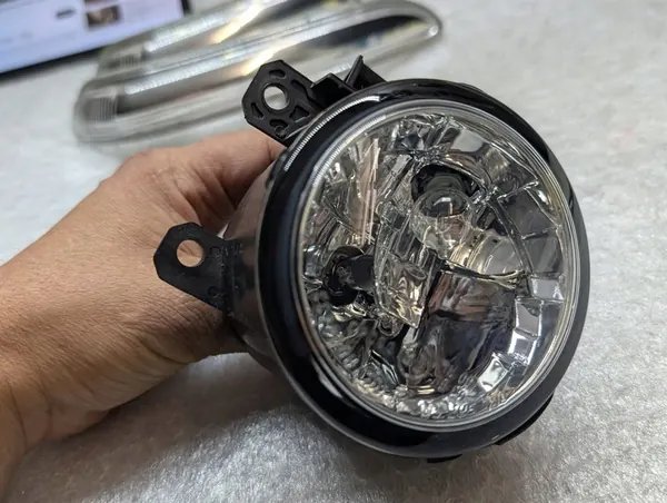 Lanterna Halógena Frontal Esquerda / Direita Nissan Cab Star image 3