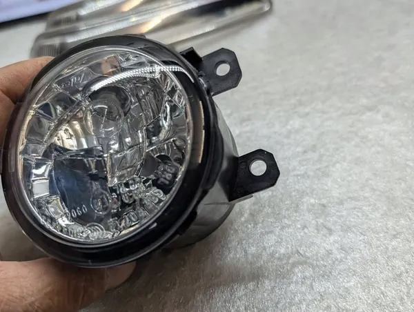 Lanterna Halógena Frontal Esquerda / Direita Nissan Cab Star image 4