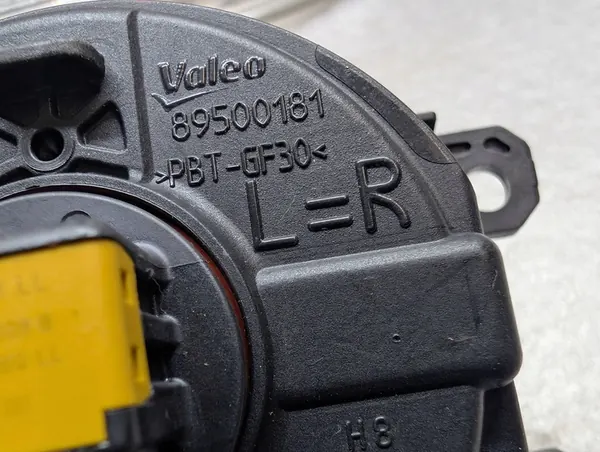 Lanterna Halógena Frontal Esquerda / Direita Nissan Cab Star image 7