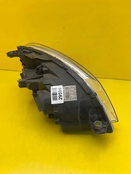 Rechter Koplamp Mercedes C-Klasse W204 A2048208561 image 3