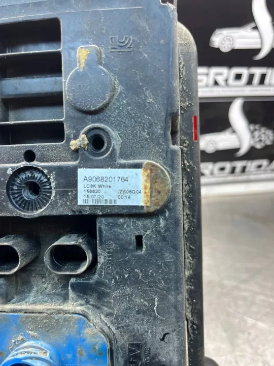 Rechter achterlicht voor Sprinter Crafter, OEM A9068201764 image 3