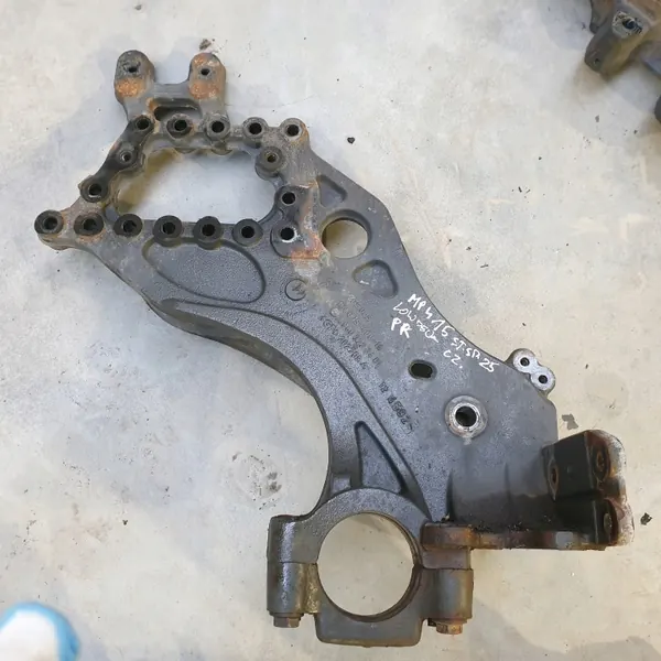 Stabilisaattorikiinnike OEM 9603223401 Actros MP4 Arocs image 2