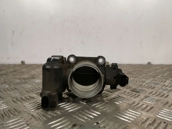 Kaasutin OEM 1923002010 Toyota RAV4 2.2L Dieselille image 2