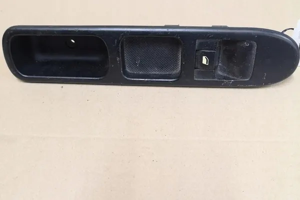 Achterste rechter raamcontroleknop PEUGEOT 308 II image 2