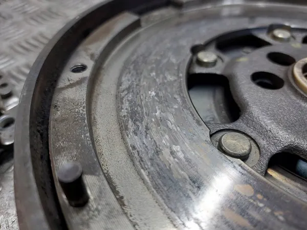 Volante de Dupla Massa + Embreagem Audi A4 B6 1.6 058105266H image 2