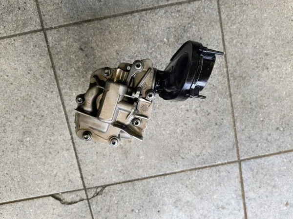 Oliepomp Renault Trafic III 1.6 DCI OEM 150001650R image 3
