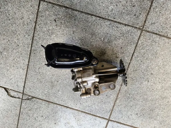 Oliepomp Renault Trafic III 1.6 DCI OEM 150001650R image 4