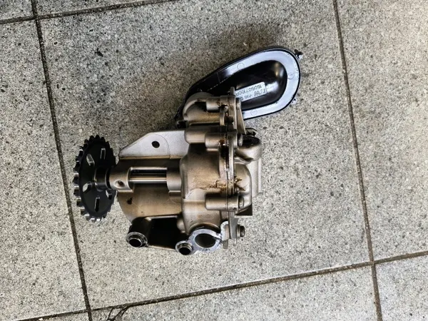 Oliepomp Renault Trafic III 1.6 DCI OEM 150001650R image 7