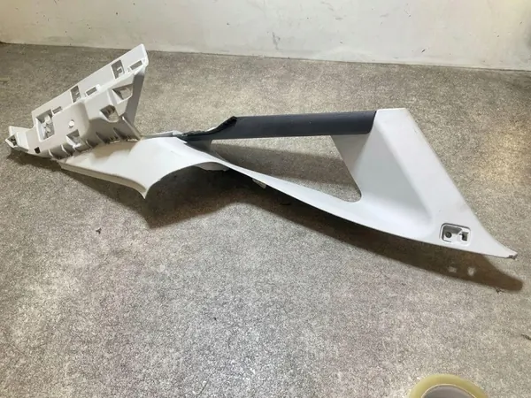 Peça de acabamento Citroen OE usado OEM 98343901 image 2