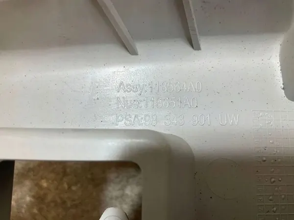 Peça de acabamento Citroen OE usado OEM 98343901 image 4