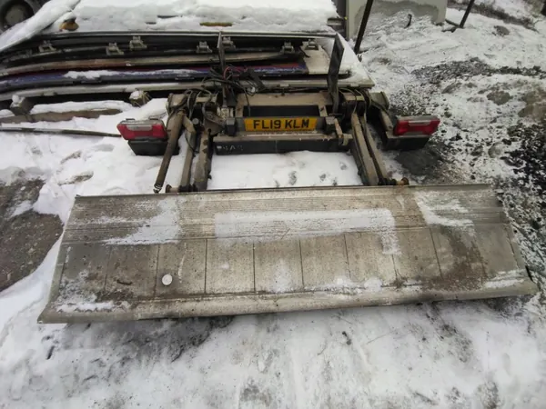 OEM 17055001095 Hayon Cargolift 1000kg d'occasion image 2