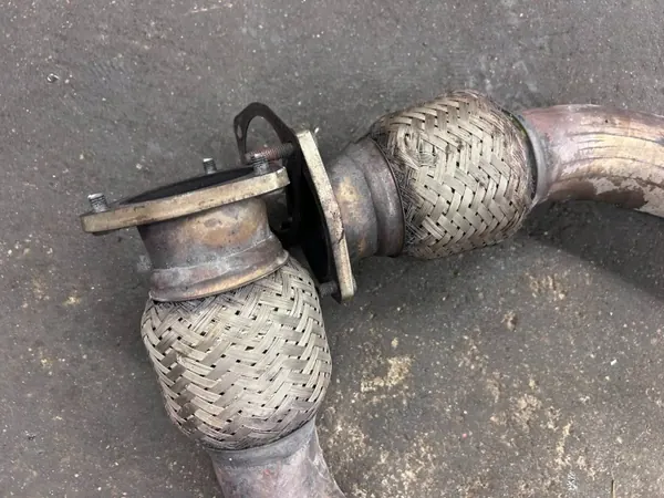 Audi RS5 Auspufftopf OEM 8T0253612B - Gebraucht image 10