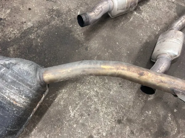 Audi RS5 Auspufftopf OEM 8T0253612B - Gebraucht image 5