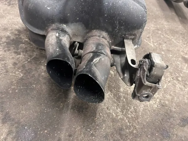 Audi RS5 Auspufftopf OEM 8T0253612B - Gebraucht image 7