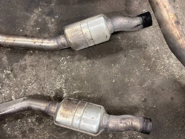 Audi RS5 Auspufftopf OEM 8T0253612B - Gebraucht image 8