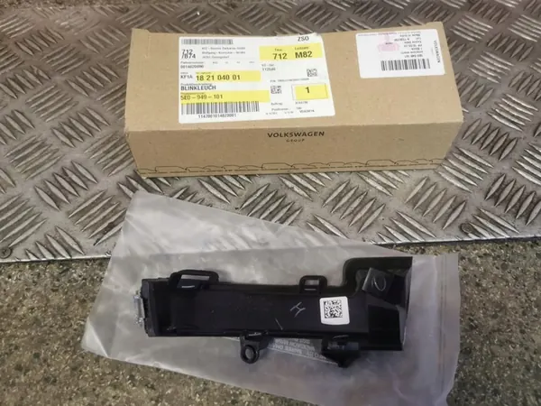 Seta esquerda Skoda Octavia III 2013- OEM 5E0949101 image 2