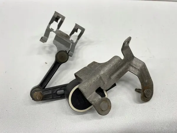 Sensor de nível de faróis Mercedes C-Class W205 image 4