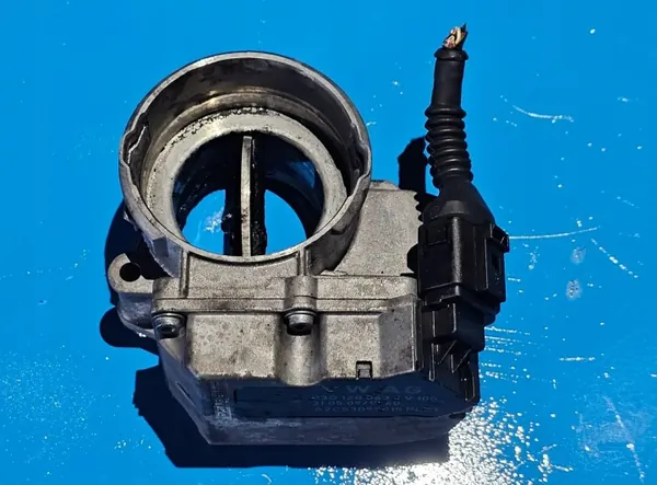 Gasklep OEM 03G128063J voor Volkswagen Golf V image 3