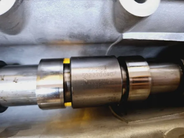 Nokkenasdeksel OEM DRC98908 voor Fiat Ducato Iveco 2.3 JTD image 3