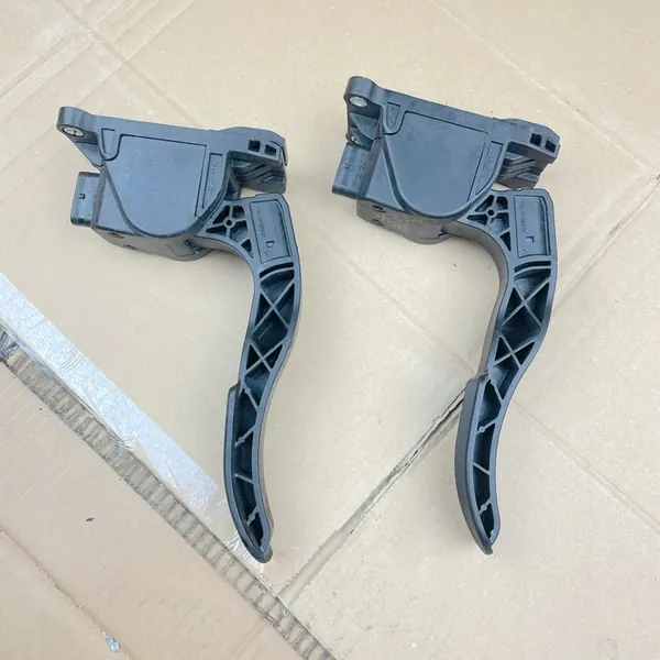 Gaspedaal Mercedes W639 VITO VIANO a9063000304 image 2