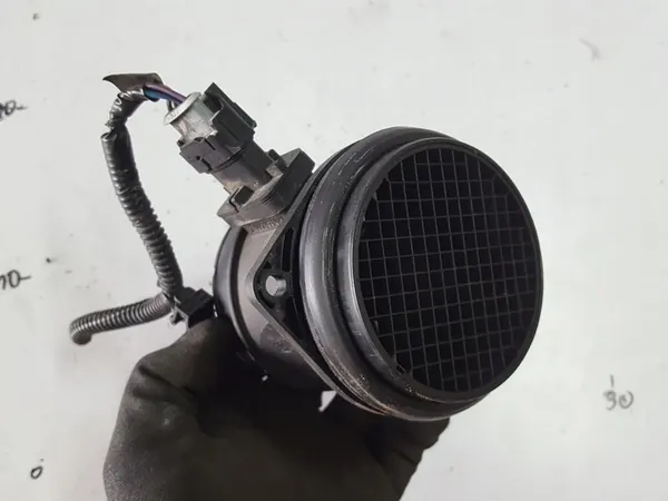 Luftmassenmesser VOLVO V40 II 2.0D image 3