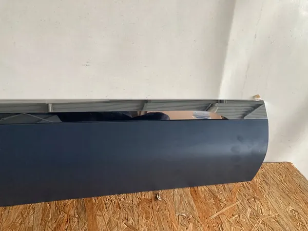 Front Right Door Trim VW Touareg II image 4