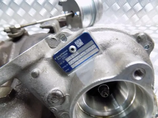 Volvo S80 II V70 III 2.4 D5 Turbocompresor 31431130 image 5