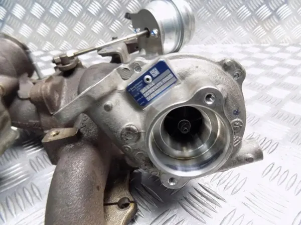 Volvo S80 II V70 III 2.4 D5 Turbocompresor 31431130 image 7