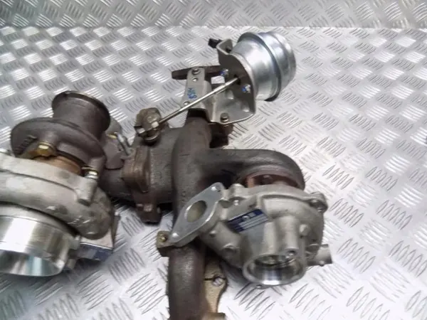 Volvo S80 II V70 III 2.4 D5 Turbocompresor 31431130 image 8