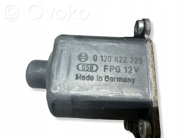 Régulateur de vitre avant droit VW Golf V OEM 0130822229 image 6