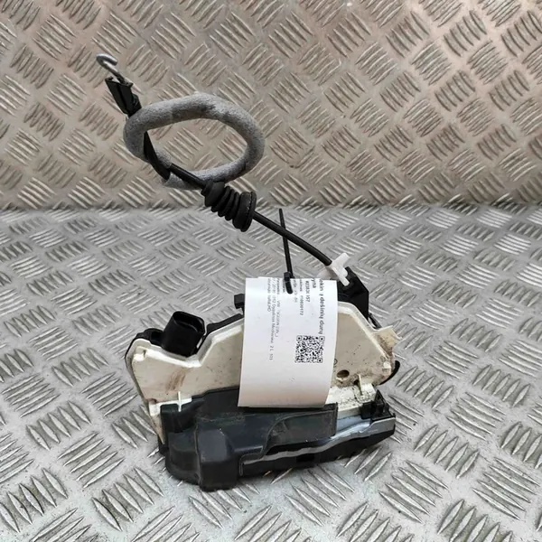 Höger Framdörrslås VW TIGUAN 5N1837016C image 3