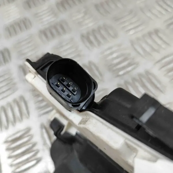 Höger Framdörrslås VW TIGUAN 5N1837016C image 7