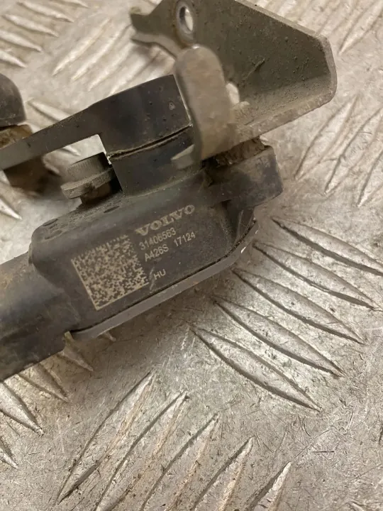Volvo XC90 2019 Bakluftfjädring Nivåsensor OEM 31360330 image 3