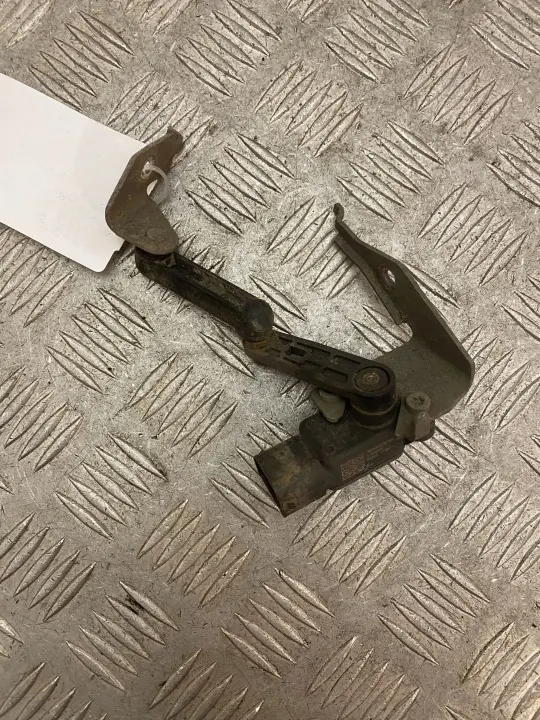 Volvo XC90 2019 Bakluftfjädring Nivåsensor OEM 31360330 image 8