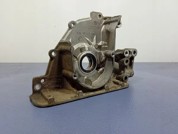 Oljepump SKODA FABIA III 14-1.2 TSI 04E115105BM image 3