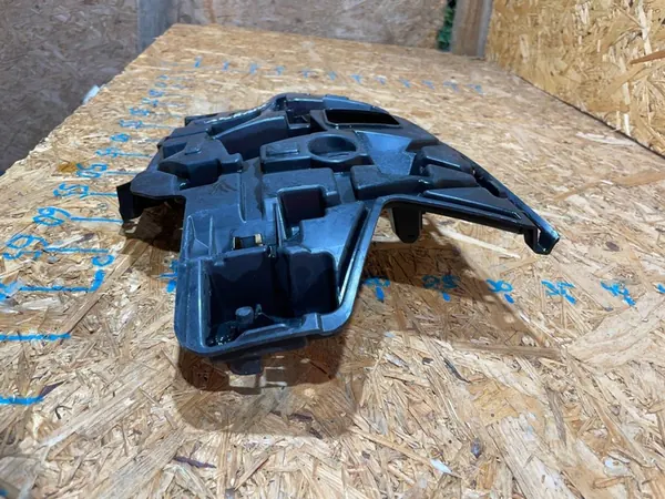 Volvo V40 II 2012-2019 Supporto Paraurti Anteriore Sinistro OEM image 3