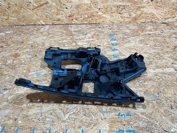 Volvo V40 II 2012-2019 Supporto Paraurti Anteriore Sinistro OEM image 8