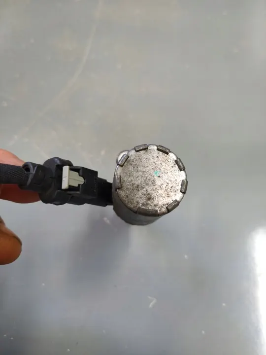 Oliedrukregelklep OEM 04L906455B - Gebruikt image 3
