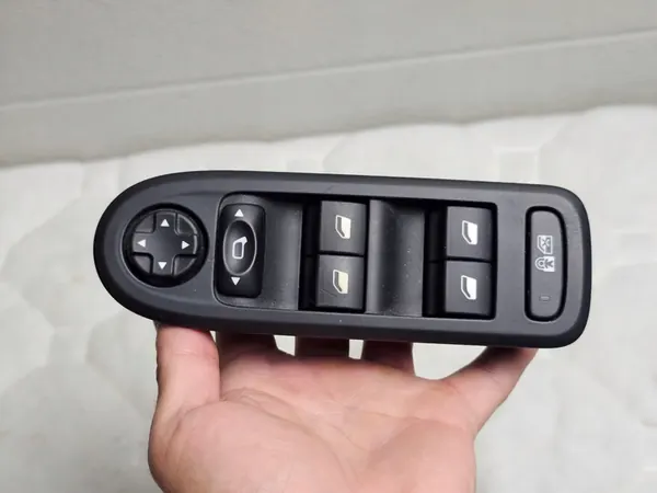 Raam- en spiegelbedieningsschakelaar Peugeot 308 I T9 image 2