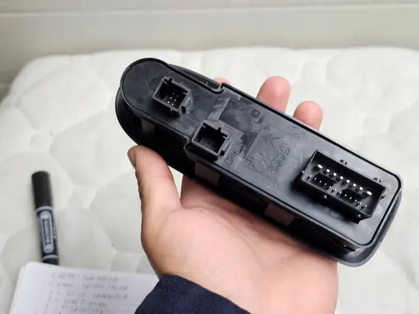 Raam- en spiegelbedieningsschakelaar Peugeot 308 I T9 image 3