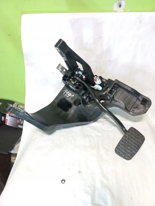Rempedaal OEM 812849008 voor Chevrolet Malibu IV image 6