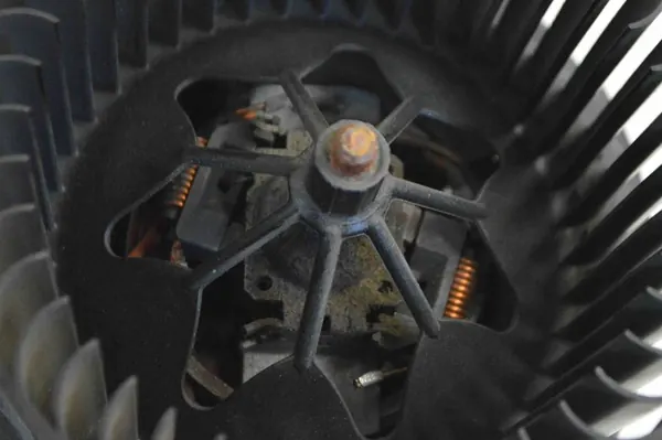 Motor do ventilador Audi A3 S3 8V 2012 OEM 1K2819015C image 3