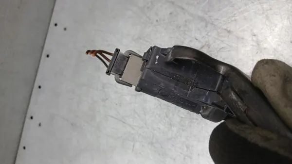 VW Passat B6 Baklucka Lås 2.0TDI 05-10 Sedan 4F5827505C image 5