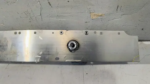 OEM KR9P50001 Framstötskåpeförstärkning Volvo XC60 image 3
