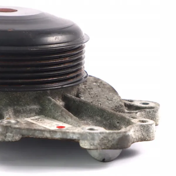 Vattenpump Mercedes W205 Diesel OM651 A6512006001 image 3