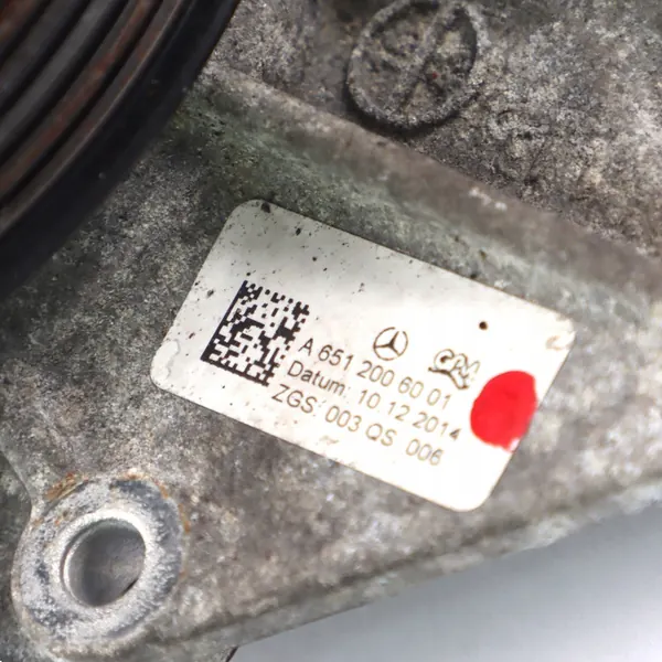 Vattenpump Mercedes W205 Diesel OM651 A6512006001 image 4
