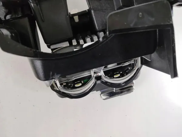 Peça Farol Volvo XC90 OEM RZV70742 - Usado image 3