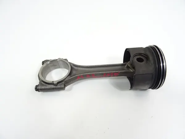 Biela Audi A4 B9 2.0 TDI 05L 2015-2019 image 2